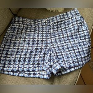 Vineyard Vines Navy blue Embroidered floral lined gingham shorts w pockets 12